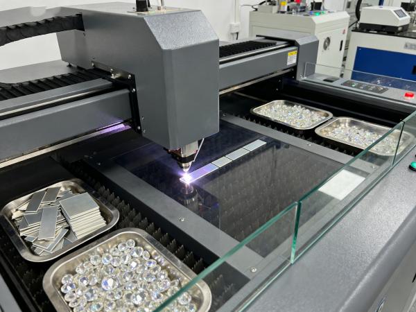 紅外皮秒激光切割機：不止珠寶加工！多領域鋯石薄片切割的全能設備